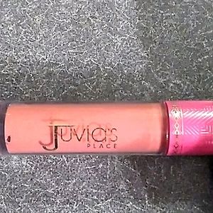 Juvias place lipstick